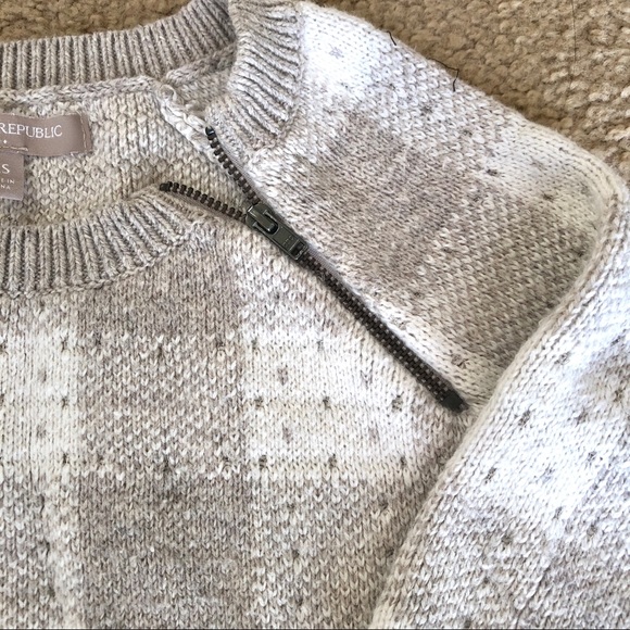 Banana republic cozy sweater - Picture 3 of 4